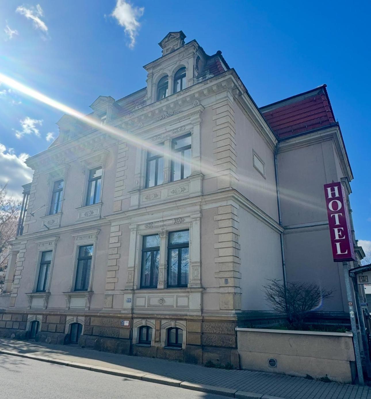 Hotel Villa Kipping Am Hauptbahnhof Dresden Bagian luar foto